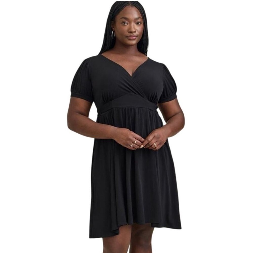 Torrid Short Sleeve Surplice Neck Dress Size 2 Black